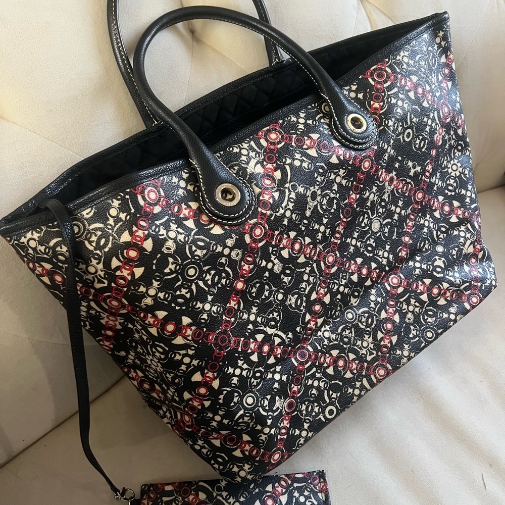 CHANEL Black and Red Embroidered Tote Bag - Picture 2 of 14